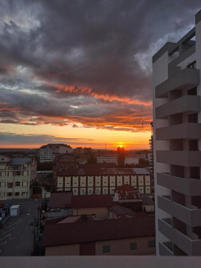 Happy Rental Apartments 2 ไกรโอวา ภายนอก รูปภาพ