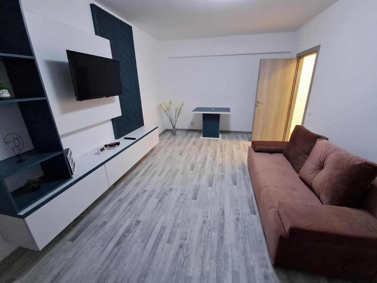 Happy Rental Apartments 2 ไกรโอวา ภายนอก รูปภาพ